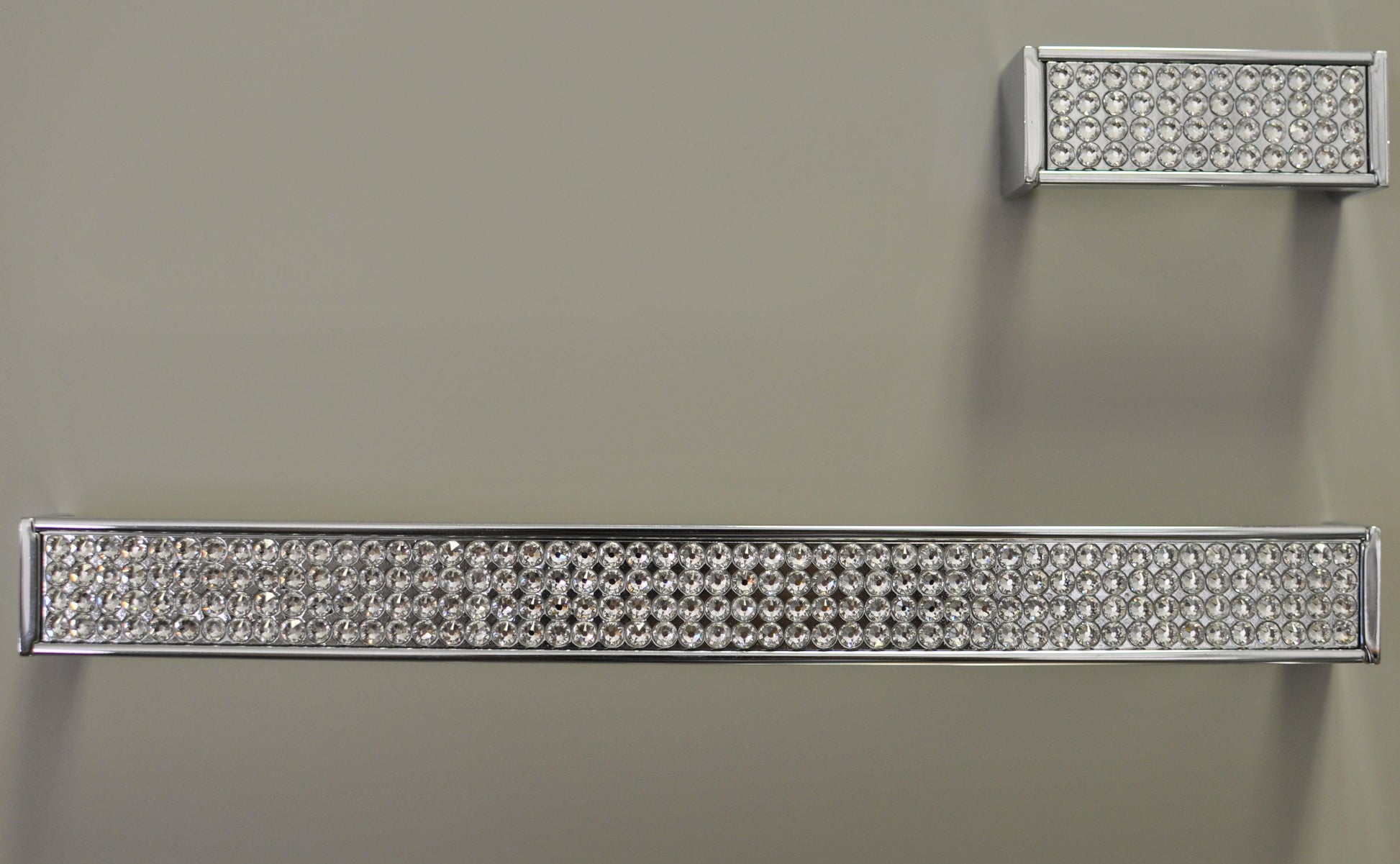 LAMINATTO DIAMOND PULL 2 1-2" Chrome Diamond - Solua Inc