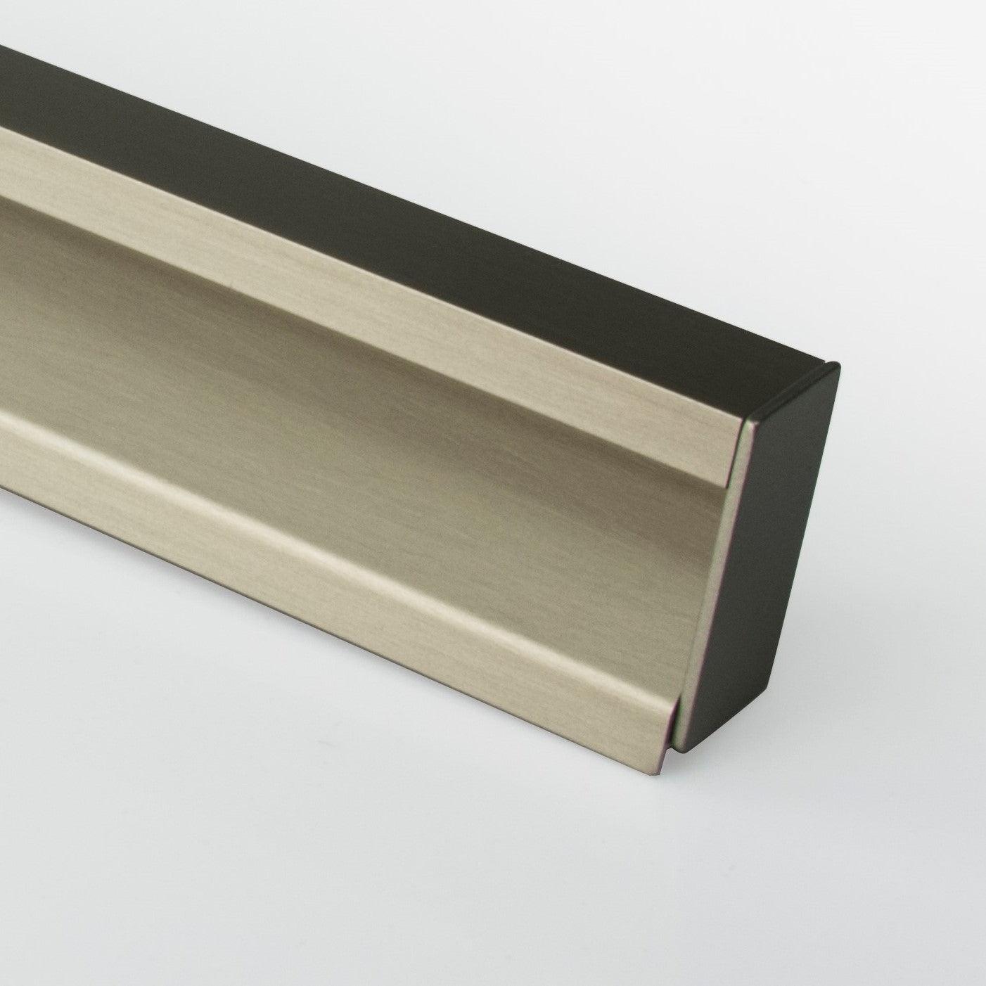 LEON PULL 118" x 1 3-8" Profile Stainless steel - Solua Inc