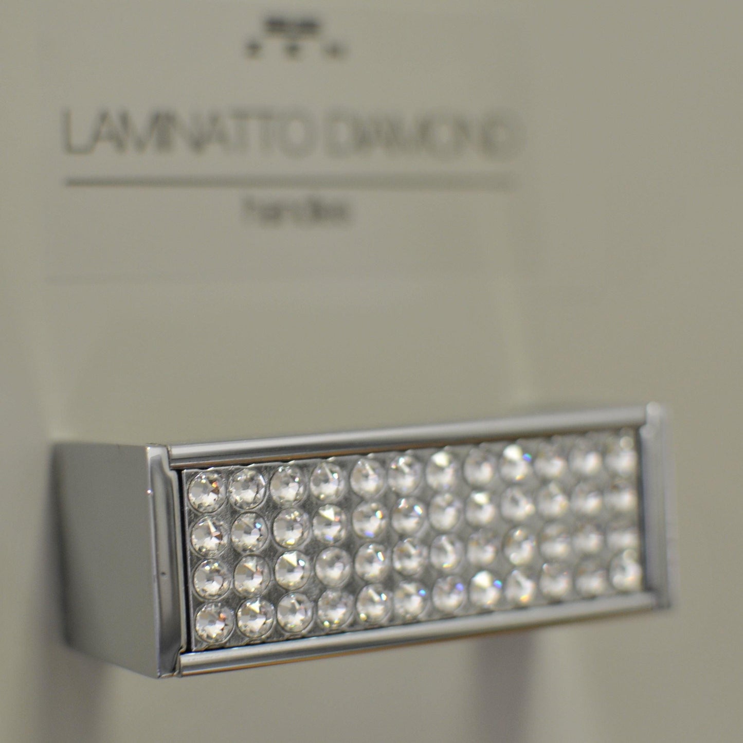 LAMINATTO DIAMOND PULL 2 1-2" Chrome Diamond - Solua Inc