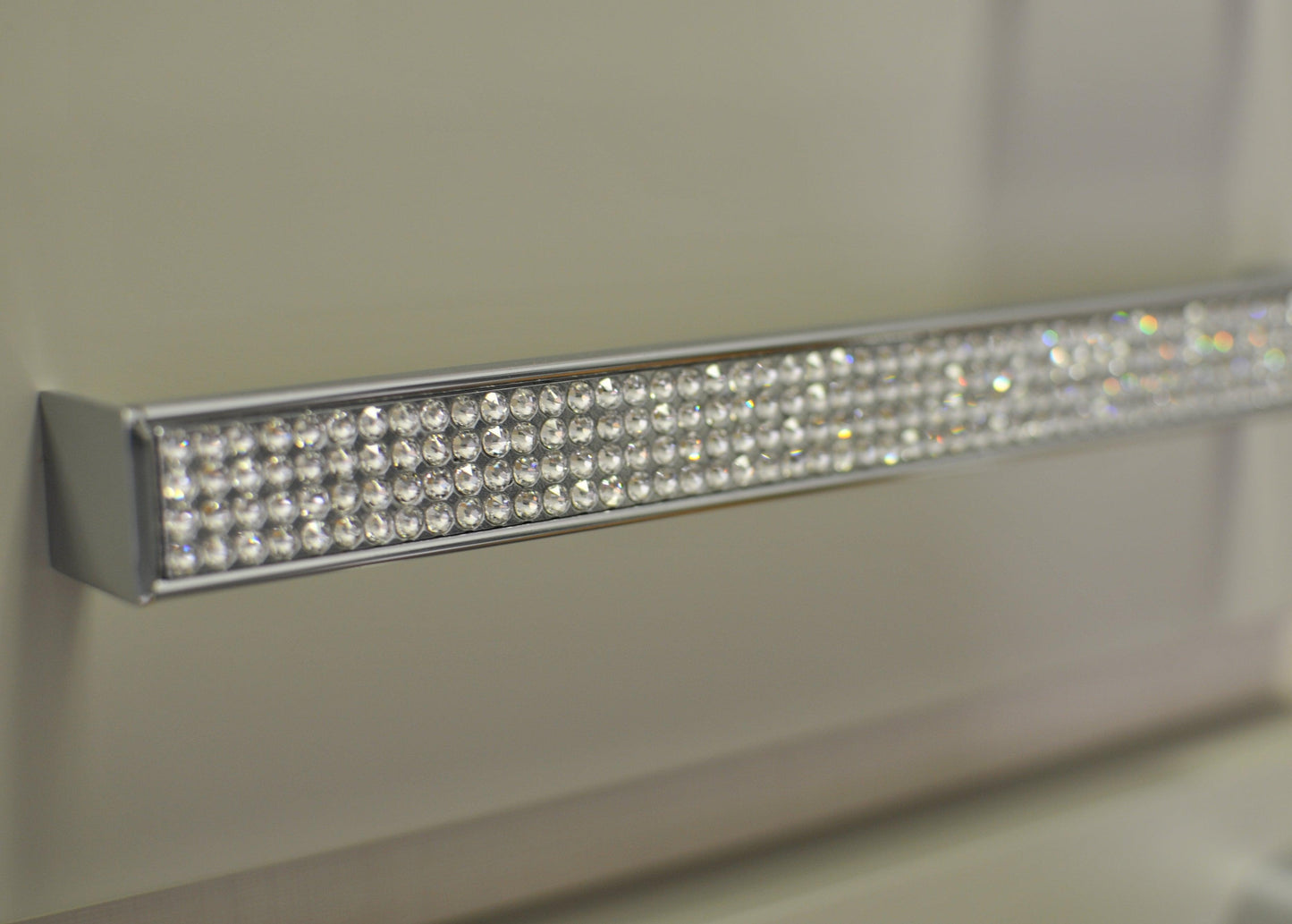 LAMINATTO DIAMOND PULL 8 3-4" Chrome Diamond - Solua Inc